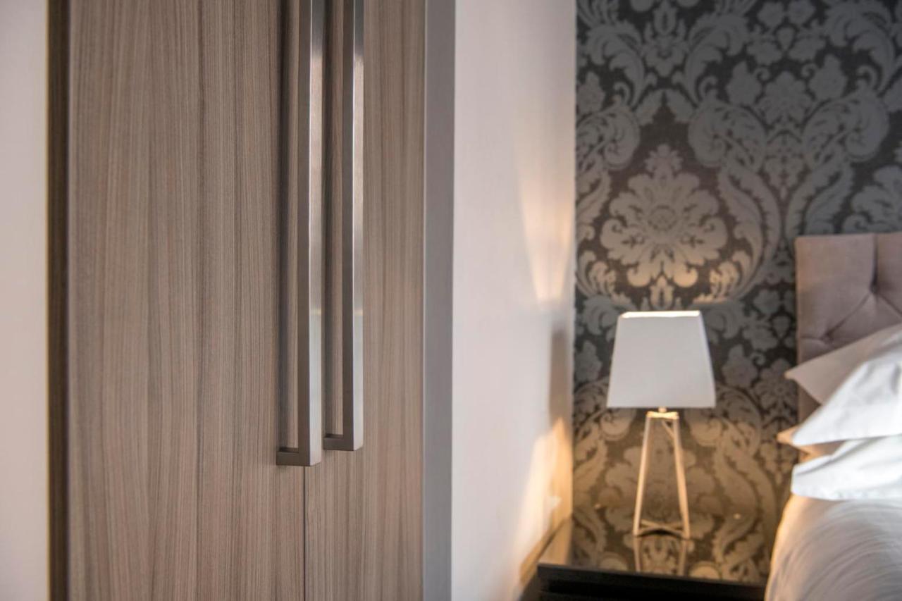 Chocolets - The Joseph Rowntree Apartemen *